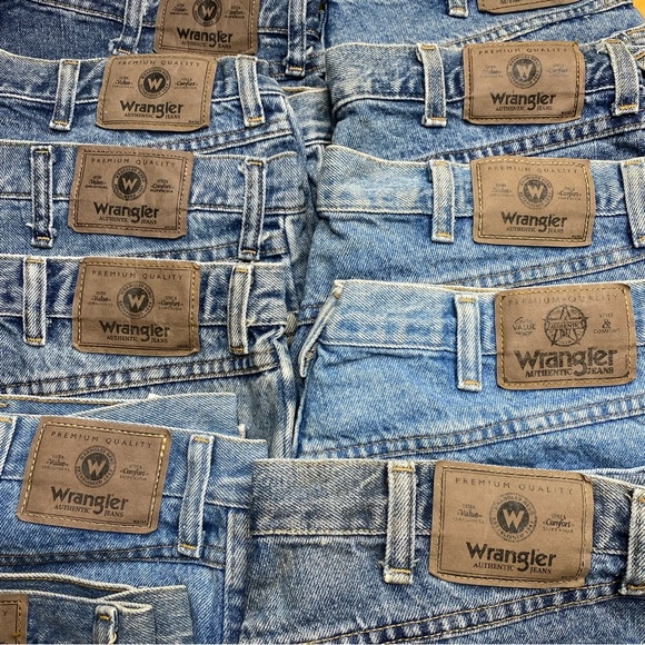 Vintage Wrangler Jeans in medium wash, great vintage condition - Picture 2 of 8